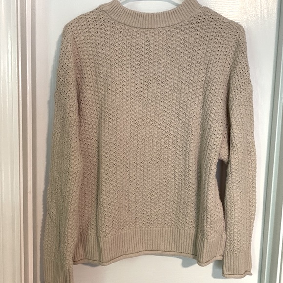 Universal Thread oatmeal sweater, size large - Picture 4 of 4